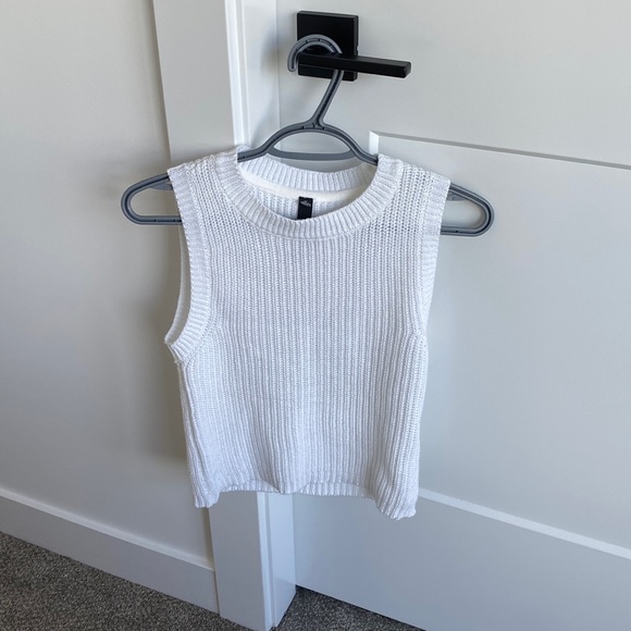 Design Lab Lord and Taylor White Sleeveless Sweater - Picture 1 of 2